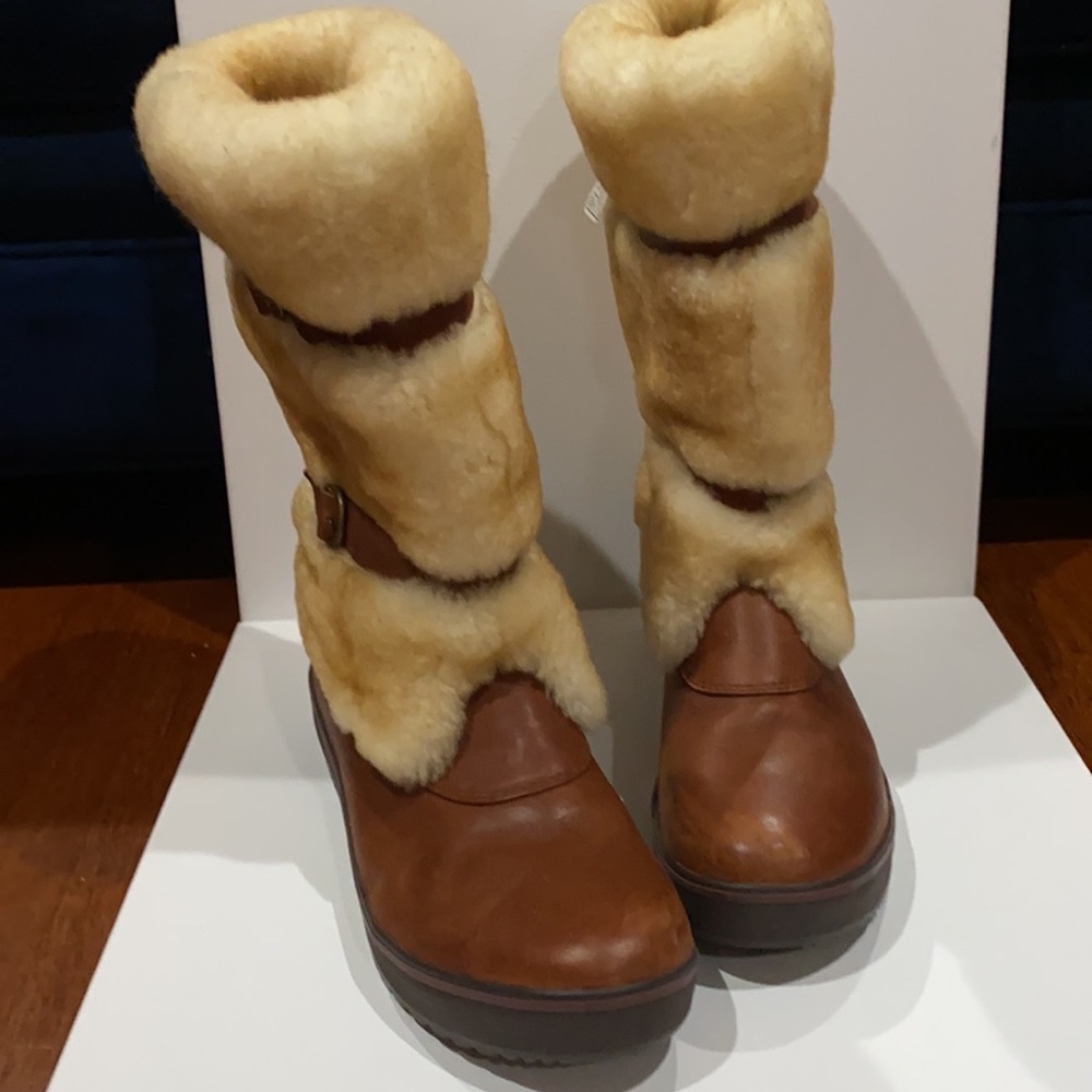 FUR CUFF UGG BOOT - Picture 2 of 8